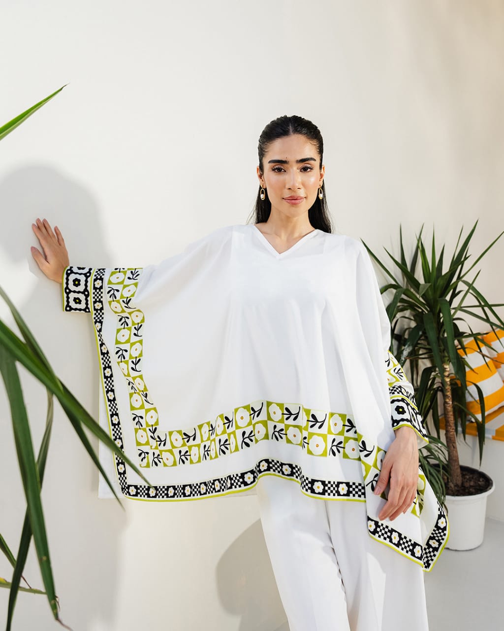 Women's 3-Piece Swiss Lawn Printed Suit – White, Medium Size, Shirt, Trouser & Inner Set, Elegant Summer Outfit - 14 August Special Edition
