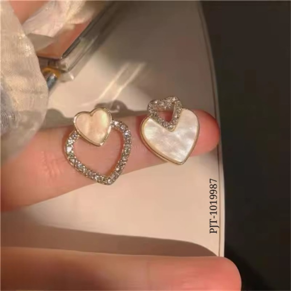 Pjt-987 Beautifull Korean Heart Shape Zircon Earrings For Women – Sparkling Black & White Crystal Studs, Fashion Jewelry Gift For Everyday Wear And Special Occasions